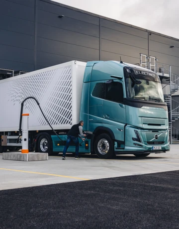 Paashuis-Volvo-FH-Aero-Electric-08