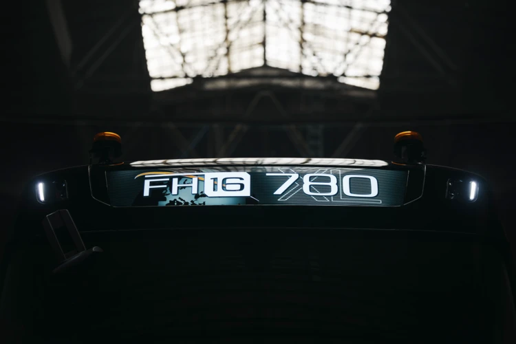 Paashuis-Volvo-Trucks-FH16-06