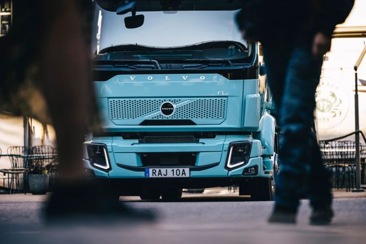 Paashuis-Volvo-Trucks-FL-Electric-10
