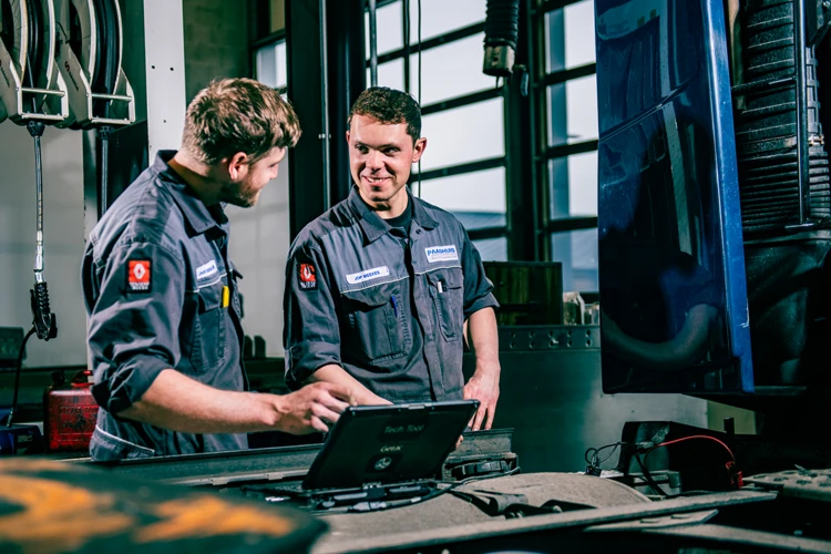 Paashuis-truckmonteur02